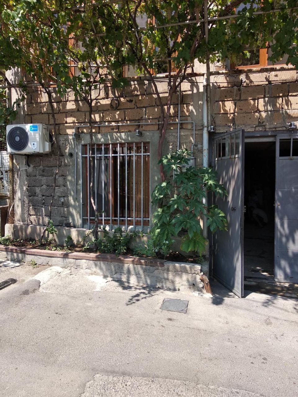 Guest House In Center Erevan Esterno foto